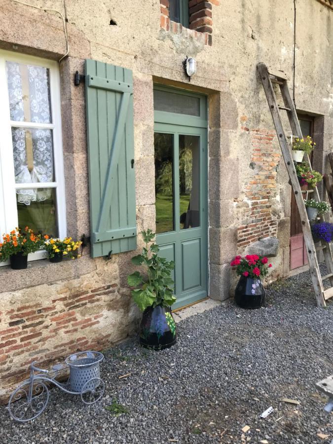 By The Wayside Villa Lussac-Les-Eglises Exterior foto