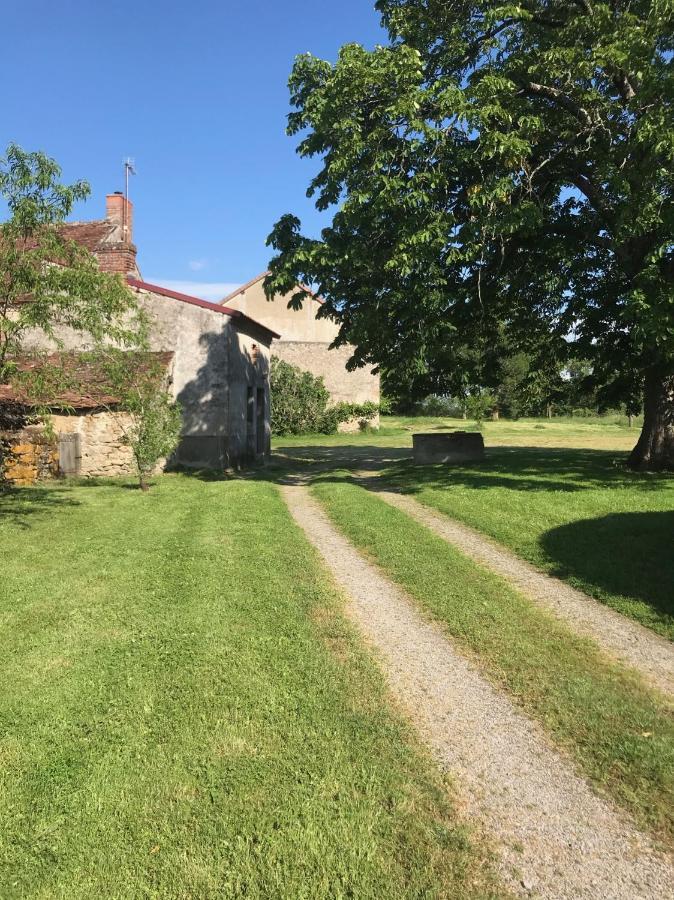 By The Wayside Villa Lussac-Les-Eglises Exterior foto